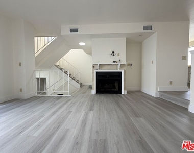 31 Eastern Avenue - Photo Thumbnail 7
