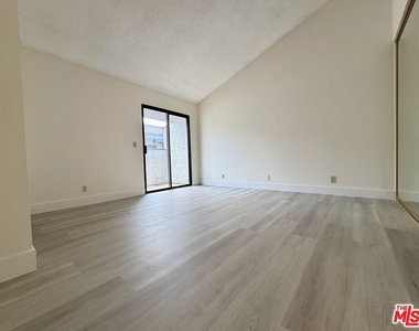 31 Eastern Avenue - Photo Thumbnail 24