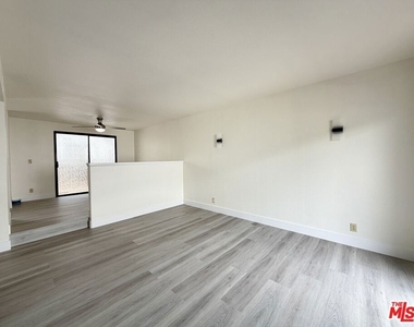 31 Eastern Avenue - Photo Thumbnail 8