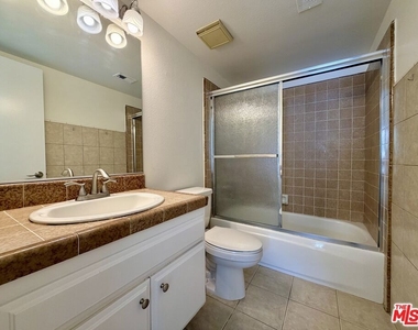 31 Eastern Avenue - Photo Thumbnail 20