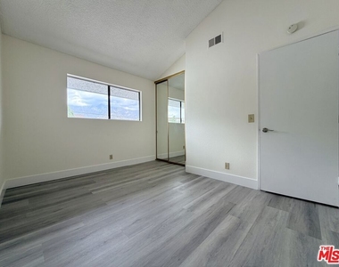 31 Eastern Avenue - Photo Thumbnail 22