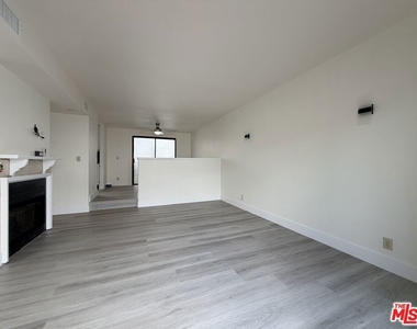 31 Eastern Avenue - Photo Thumbnail 6