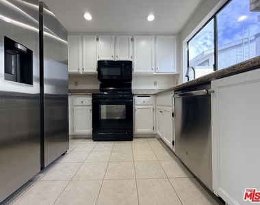 31 Eastern Avenue - Photo Thumbnail 13