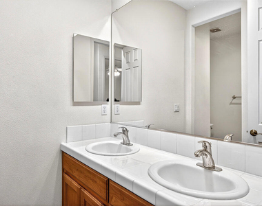 41 Vista Mirage Way - Photo Thumbnail 15
