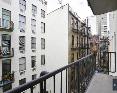East 12th Street - Photo Thumbnail 7