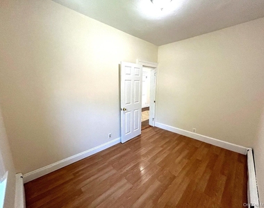 9 Grand Street - Photo Thumbnail 5
