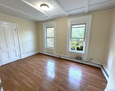 9 Grand Street - Photo Thumbnail 3