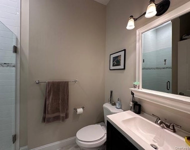 50-2k Stewart Avenue - Photo Thumbnail 9