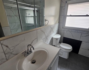 13724 228th Street - Photo Thumbnail 12