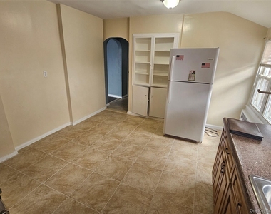 13724 228th Street - Photo Thumbnail 11
