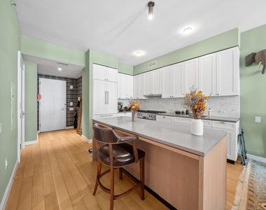 50 W 30th Street - Photo Thumbnail 6