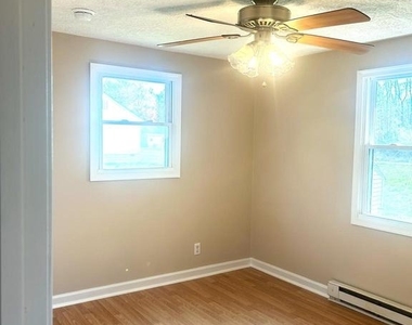 90 Charles Way - Photo Thumbnail 4