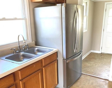 90 Charles Way - Photo Thumbnail 3