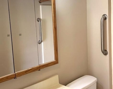 90 Charles Way - Photo Thumbnail 6