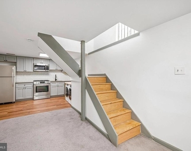 2036 Mount Vernon Street - Photo Thumbnail 10