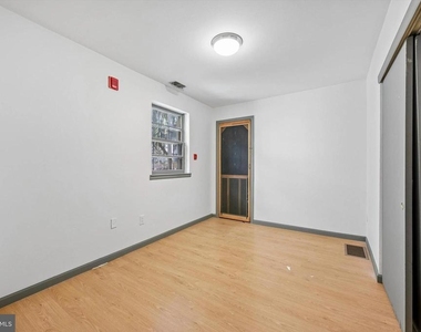 2036 Mount Vernon Street - Photo Thumbnail 9