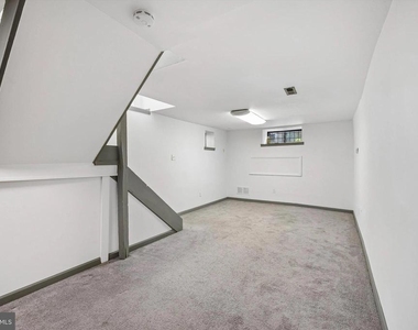 2036 Mount Vernon Street - Photo Thumbnail 13