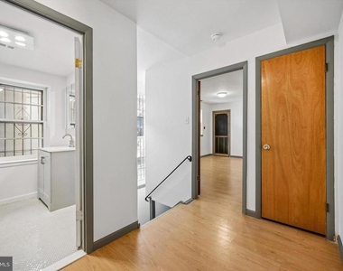 2036 Mount Vernon Street - Photo Thumbnail 4