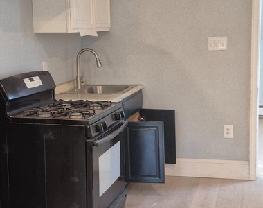 4725 Northwood Street - Photo Thumbnail 3