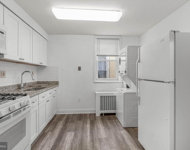 2440 Carpenter Street - Photo Thumbnail 2