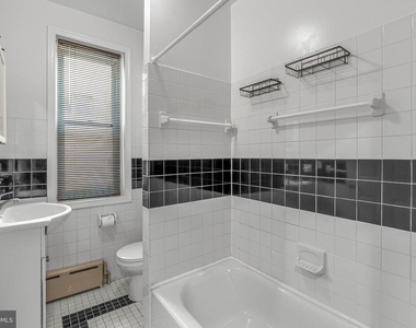 2440 Carpenter Street - Photo Thumbnail 3