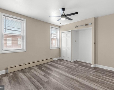 2440 Carpenter Street - Photo Thumbnail 4
