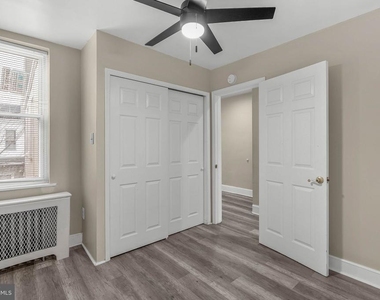 2440 Carpenter Street - Photo Thumbnail 6