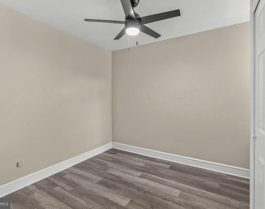 2440 Carpenter Street - Photo Thumbnail 7
