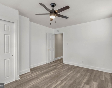 2440 Carpenter Street - Photo Thumbnail 8