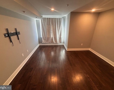 3255 Ridge Avenue - Photo Thumbnail 6