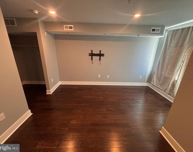 3255 Ridge Avenue - Photo Thumbnail 9