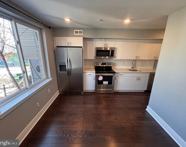 3255 Ridge Avenue - Photo Thumbnail 2