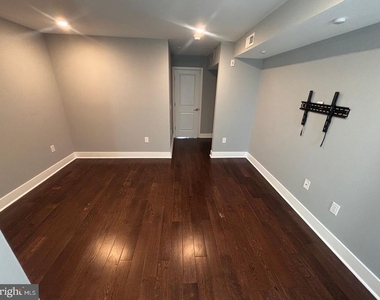 3255 Ridge Avenue - Photo Thumbnail 7