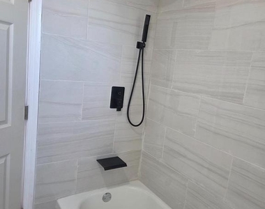 5901 Belmar Terrace - Photo Thumbnail 7
