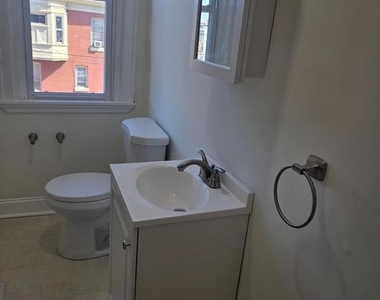 5901 Belmar Terrace - Photo Thumbnail 8