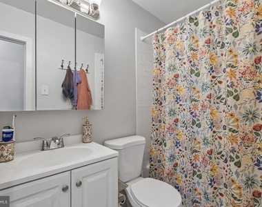 135 S 19th Street - Photo Thumbnail 8