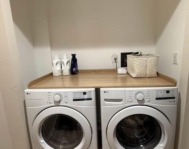 7 N Columbus Boulevard - Photo Thumbnail 30
