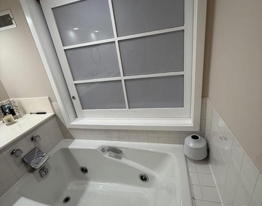 7 N Columbus Boulevard - Photo Thumbnail 24