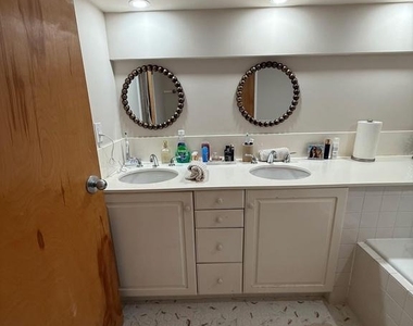 7 N Columbus Boulevard - Photo Thumbnail 22