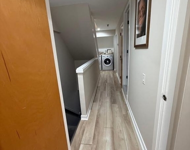 7 N Columbus Boulevard - Photo Thumbnail 13