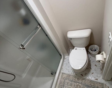 7 N Columbus Boulevard - Photo Thumbnail 28