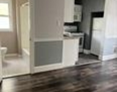 1662 Old York Road - Photo Thumbnail 3