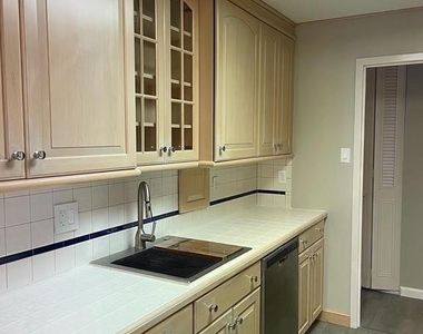 1001 City Avenue - Photo Thumbnail 9