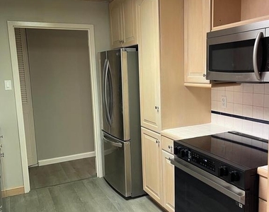 1001 City Avenue - Photo Thumbnail 8