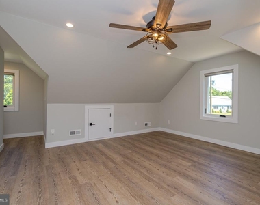 92 Pennwood Drive - Photo Thumbnail 15