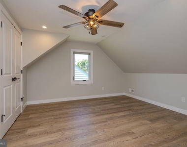 92 Pennwood Drive - Photo Thumbnail 16