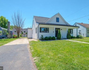 92 Pennwood Drive - Photo Thumbnail 18