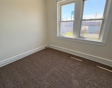 917 Koehler Street - Photo Thumbnail 8