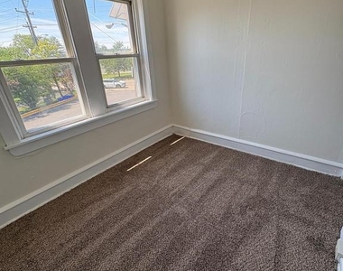 917 Koehler Street - Photo Thumbnail 9