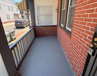 917 Koehler Street - Photo Thumbnail 2